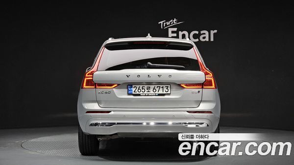 Volvo XC60 2022, фото 4