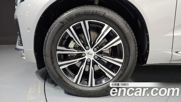 Volvo XC60 2022, фото 5