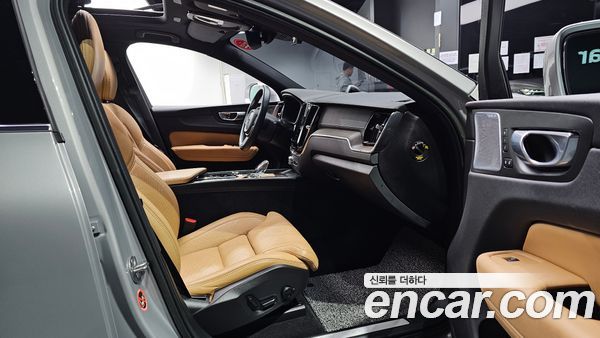 Volvo XC60 2022, фото 10