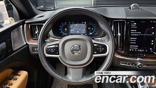Volvo XC60 2022, фото 13