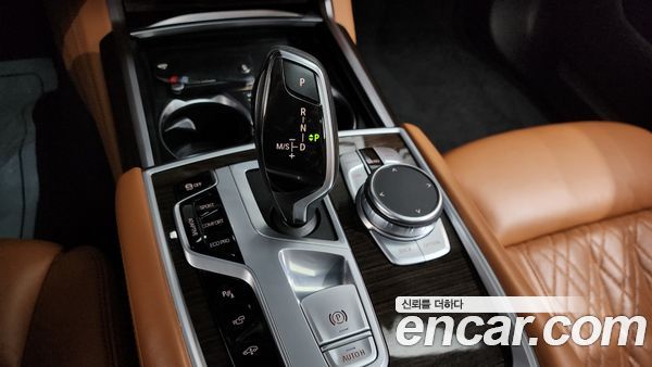 BMW 7 Series 2020, фото 9