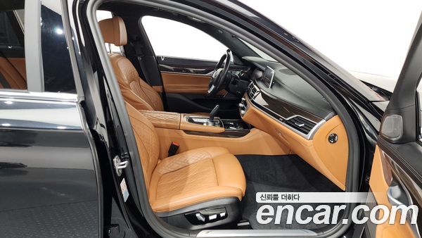 BMW 7 Series 2020, фото 11