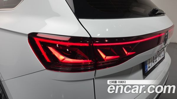 Volkswagen Touareg 2024, фото 9