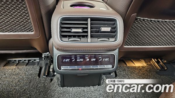 Mercedes-Benz GLS 2023, фото 31