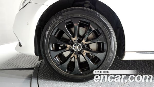Mercedes-Benz E-Class 2020, фото 5
