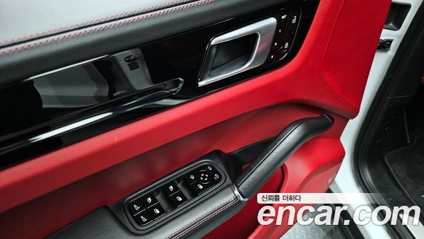 Porsche Cayenne 2020, фото 31
