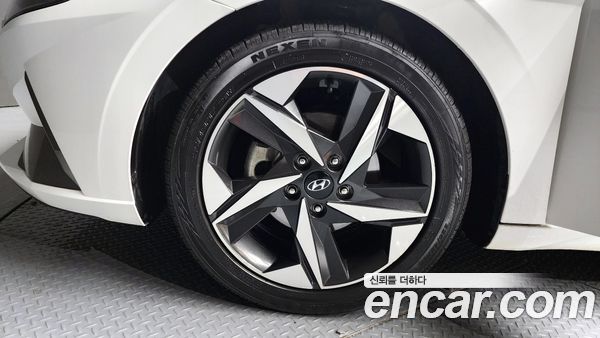 Hyundai Elantra 2021, фото 5
