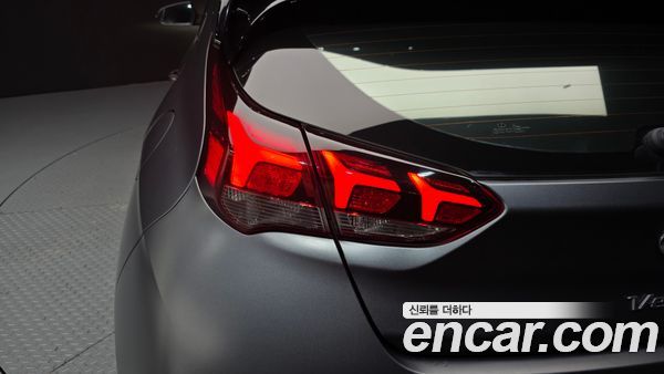 Hyundai Veloster 2022, фото 9