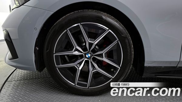 BMW 5 Series 2026, фото 4