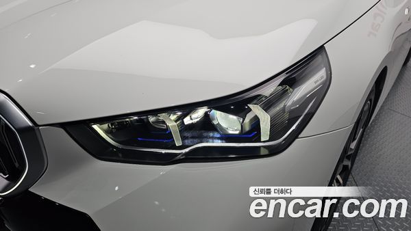 BMW 5 Series 2025, фото 8