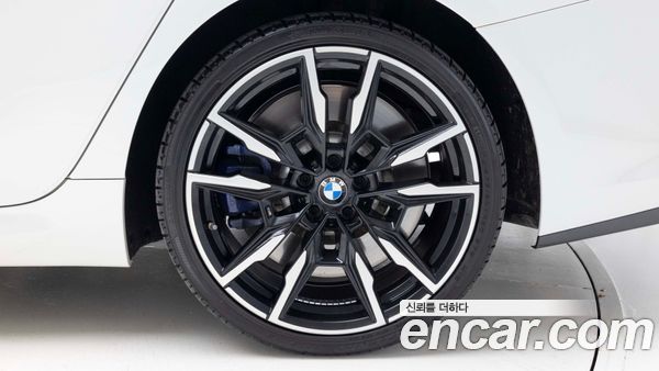 BMW 8 Series 2023, фото 5