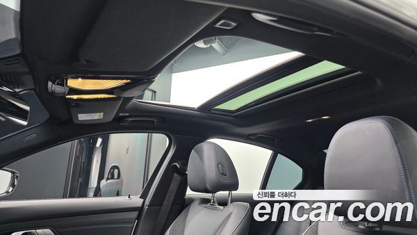 BMW 3 Series 2021, фото 30