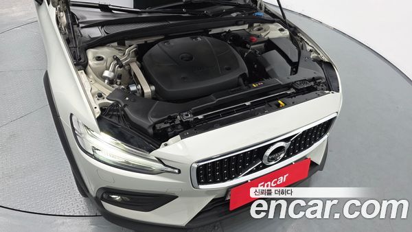Volvo V60 2020, фото 5