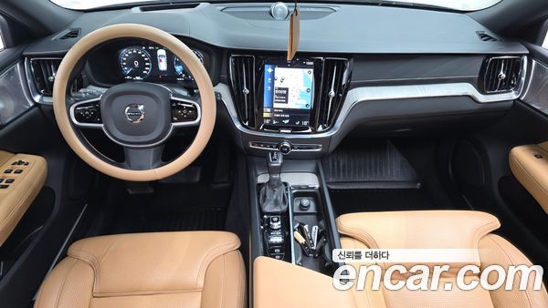 Volvo V60 2020, фото 9