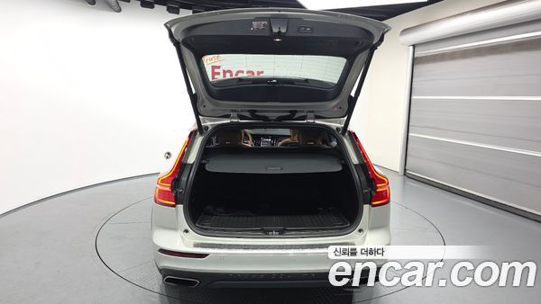 Volvo V60 2020, фото 25