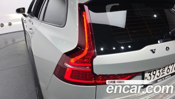 Volvo V60 2020, фото 8