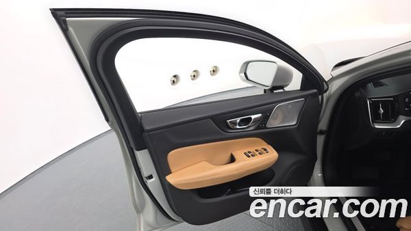 Volvo V60 2020, фото 13