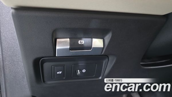 Land Rover Discovery Sport 2023, фото 13