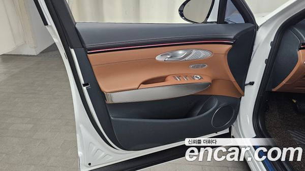 Genesis GV70 2026, фото 13