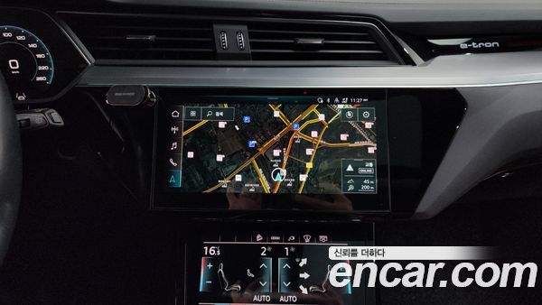 Audi e-tron 2022, фото 12