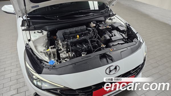 Hyundai Elantra 2023, фото 6