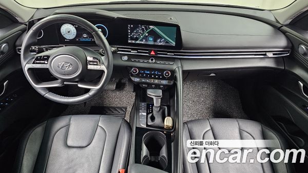 Hyundai Elantra 2023, фото 10