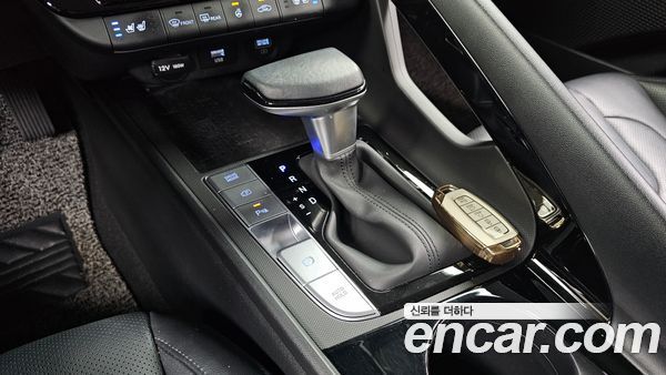 Hyundai Elantra 2023, фото 12