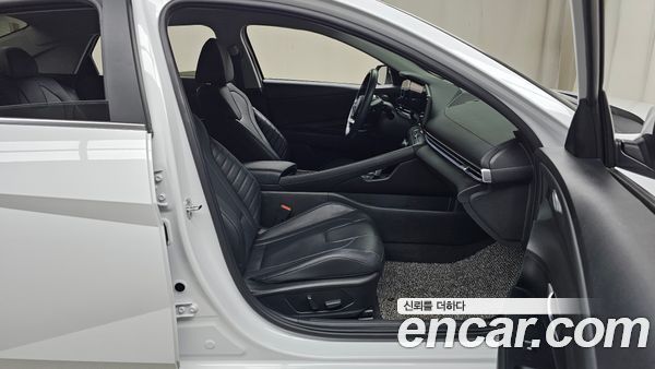 Hyundai Elantra 2023, фото 16