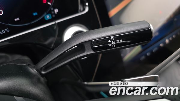 Mercedes-Benz E-Class 2025, фото 9