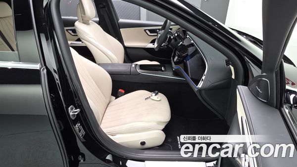 Mercedes-Benz E-Class 2025, фото 12