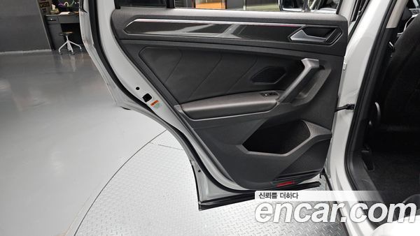 Volkswagen Tiguan 2022, фото 15