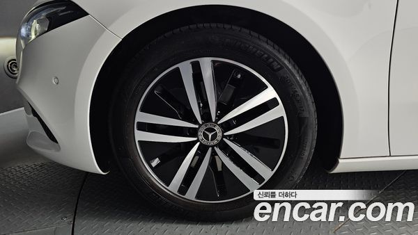 Mercedes-Benz A-Class 2023, фото 5
