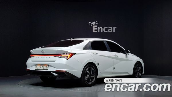 Hyundai Elantra 2021, фото 2