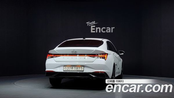 Hyundai Elantra 2021, фото 4
