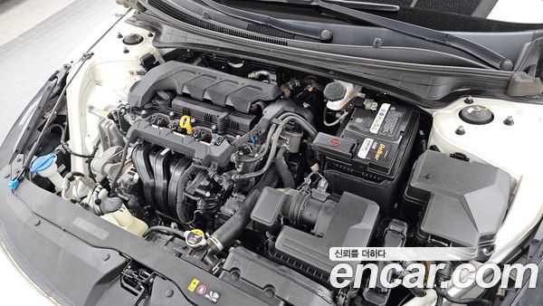 Hyundai Elantra 2021, фото 6