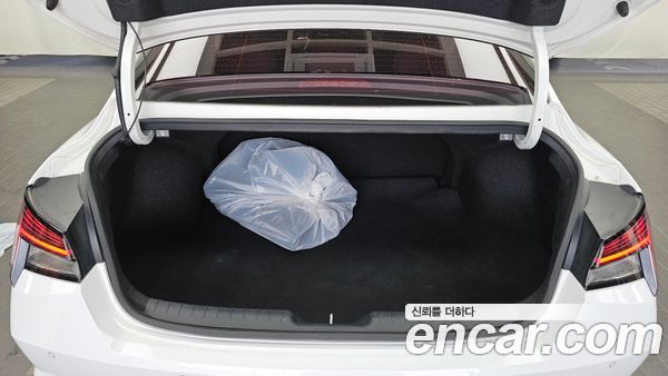 Hyundai Elantra 2021, фото 26