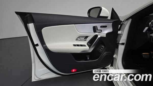 Mercedes-Benz CLA 2020, фото 13