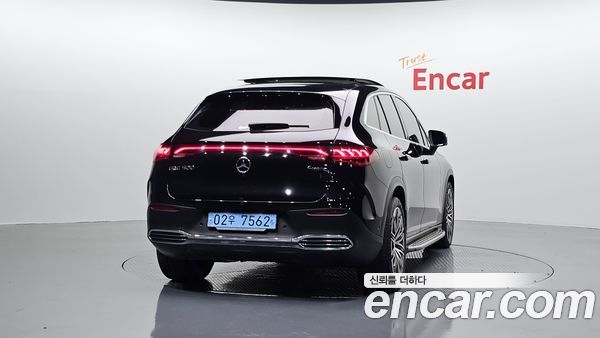Mercedes-Benz EQE 2023, фото 4