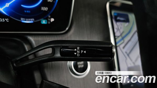 Mercedes-Benz EQE 2023, фото 12