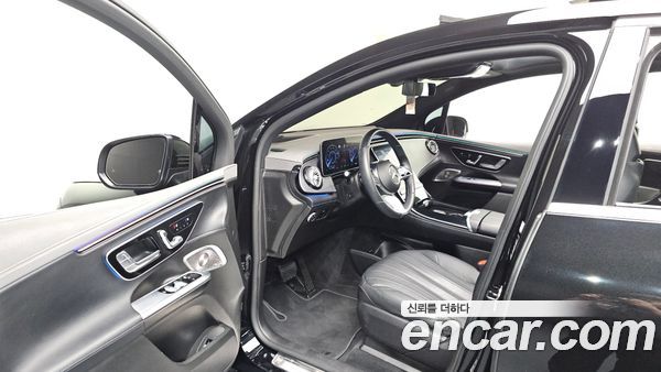 Mercedes-Benz EQE 2023, фото 13