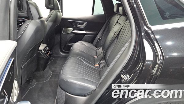 Mercedes-Benz EQE 2023, фото 16