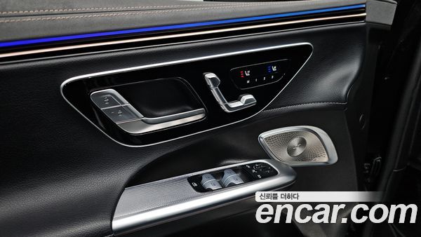 Mercedes-Benz EQE 2023, фото 31