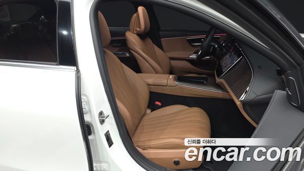 Mercedes-Benz E-Class 2024, фото 15