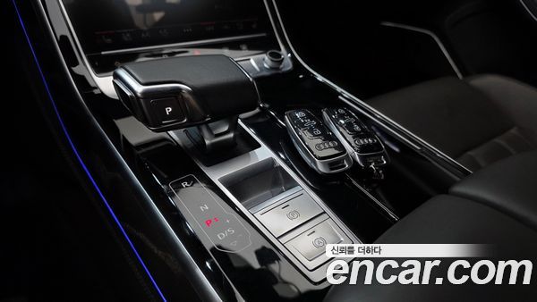 Audi A8 2021, фото 12