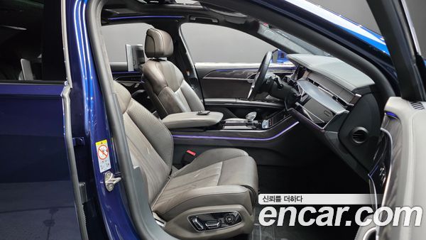 Audi A8 2021, фото 16