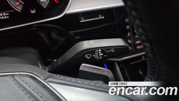 Audi A8 2021, фото 30