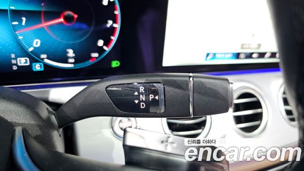 Mercedes-Benz E-Class 2021, фото 12