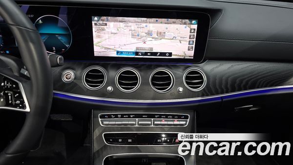 Mercedes-Benz E-Class 2023, фото 20