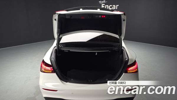 Mercedes-Benz E-Class 2023, фото 26
