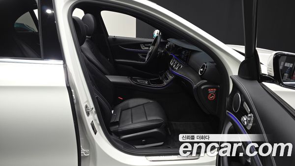 Mercedes-Benz E-Class 2023, фото 16